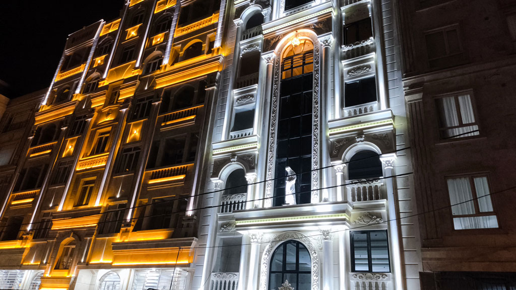 نورپردازی نمای ساختمان با محصولات صباترانس